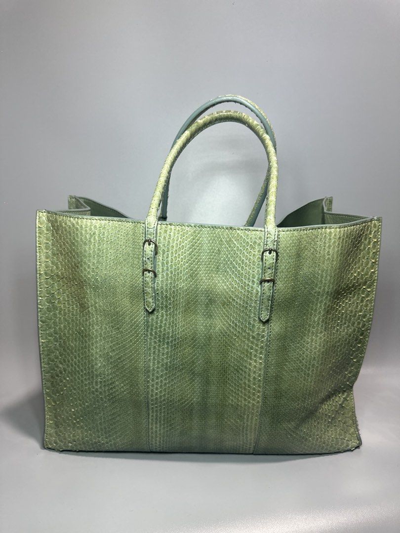 Balenciaga papier python leather tote bag (Category: Luxury Bags & Wallets) located in Atok. Submitted by fullroom.dgs (Listing ID 1437042273, Image 2). Description: Balenciaga papier python leather tote bag authentic rank a to ab no inclusion bag only.