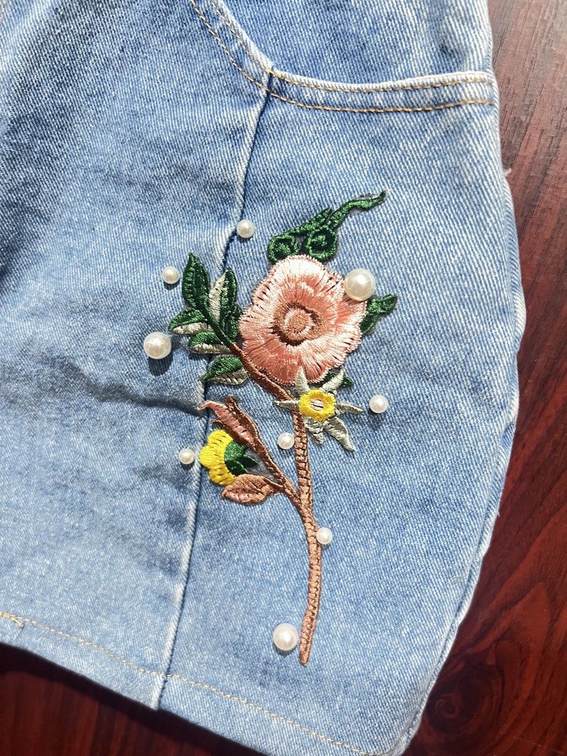 Beaded Denim Casual Skirt (Category: Skirts) located in Manila. Submitted by howiko12 (Listing ID 1437079186, Image 2). Description: .