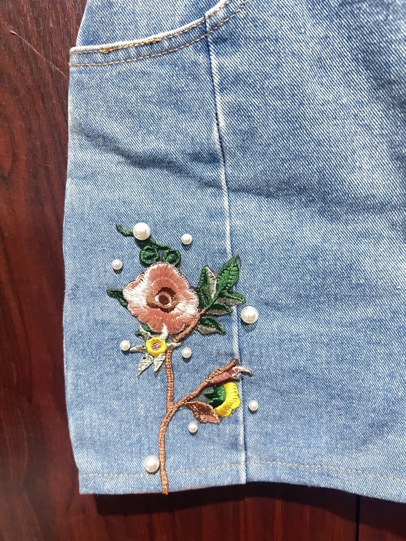 Beaded Denim Casual Skirt (Category: Skirts) located in Manila. Submitted by howiko12 (Listing ID 1437079186, Image 3). Description: .