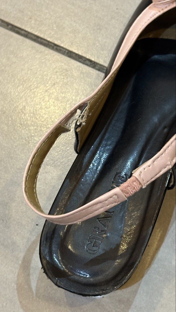 Black Ballet Flat (Category: Flats) located in Subang Jaya. Submitted by juliettesecrets (Listing ID 1437029310, Image 3). Description: - Black slingback flats - Pink trim and bow detail - Brand: "Grande" - Square toe design - Slingback straps show wear - visible minor defect on slides.