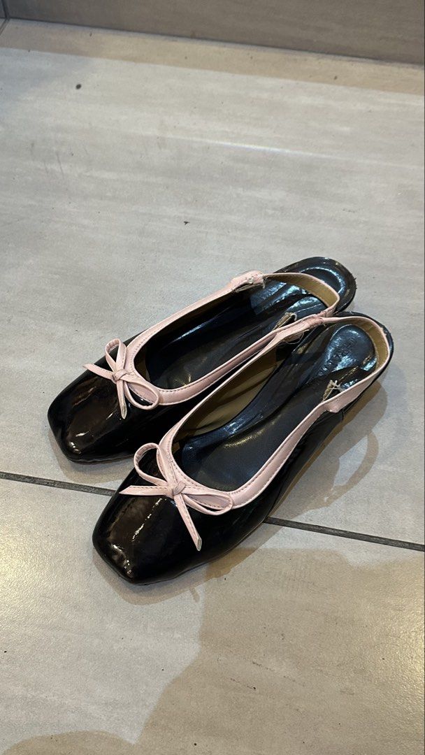 Black Ballet Flat (Category: Flats) located in Subang Jaya. Submitted by juliettesecrets (Listing ID 1437029310, Image 1). Description: - Black slingback flats - Pink trim and bow detail - Brand: "Grande" - Square toe design - Slingback straps show wear - visible minor defect on slides.