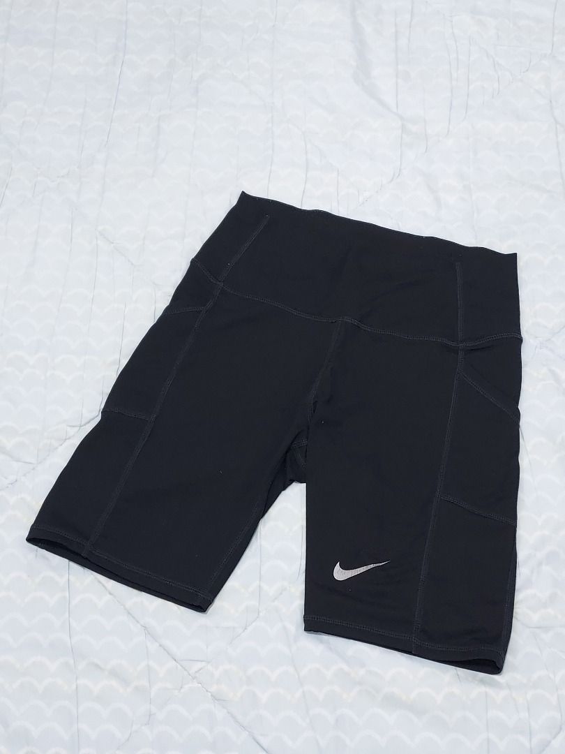 Black Biker Shorts (Category: Activewear) located in Davao. Submitted by calaa.urs (Listing ID 1437160923, Image 2). Description: Black Biker Shorts 📏 Size: Small NO RETURNS. - Black biker shorts - High-waisted design - Features side pockets - Ideal for workouts or casual wear ----------------------------------------- 📍 Location is Davao City. Meet ups at MTS or Gmall from 6 pm onwards on weekdays (after working hours) and 1 pm onwards weekends