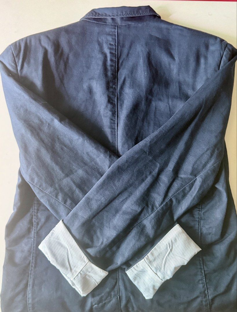 Blazer (Category: Coats, Jackets and Outerwear) located in Singapore. Submitted by slimaries (Listing ID 1437106985, Image 5). Description: H&M Men Blazer Navy Blue Size S Dimension: Shoulder: 17” 44 cm BTB: 19.5” 50cm Length: 28” 72 cm Sleeve: 25” 64cm Material: Shell - 77% Cotton 23% Linen Sleeve Lining - 100% Polyester Self Collection or meet up at Beauty World MRT Additional Postage fee apply .