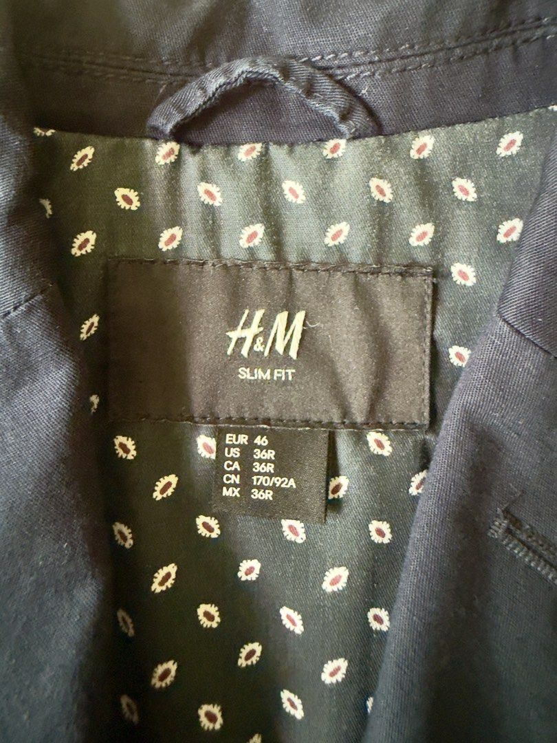 Blazer (Category: Coats, Jackets and Outerwear) located in Singapore. Submitted by slimaries (Listing ID 1437106985, Image 6). Description: H&M Men Blazer Navy Blue Size S Dimension: Shoulder: 17” 44 cm BTB: 19.5” 50cm Length: 28” 72 cm Sleeve: 25” 64cm Material: Shell - 77% Cotton 23% Linen Sleeve Lining - 100% Polyester Self Collection or meet up at Beauty World MRT Additional Postage fee apply .