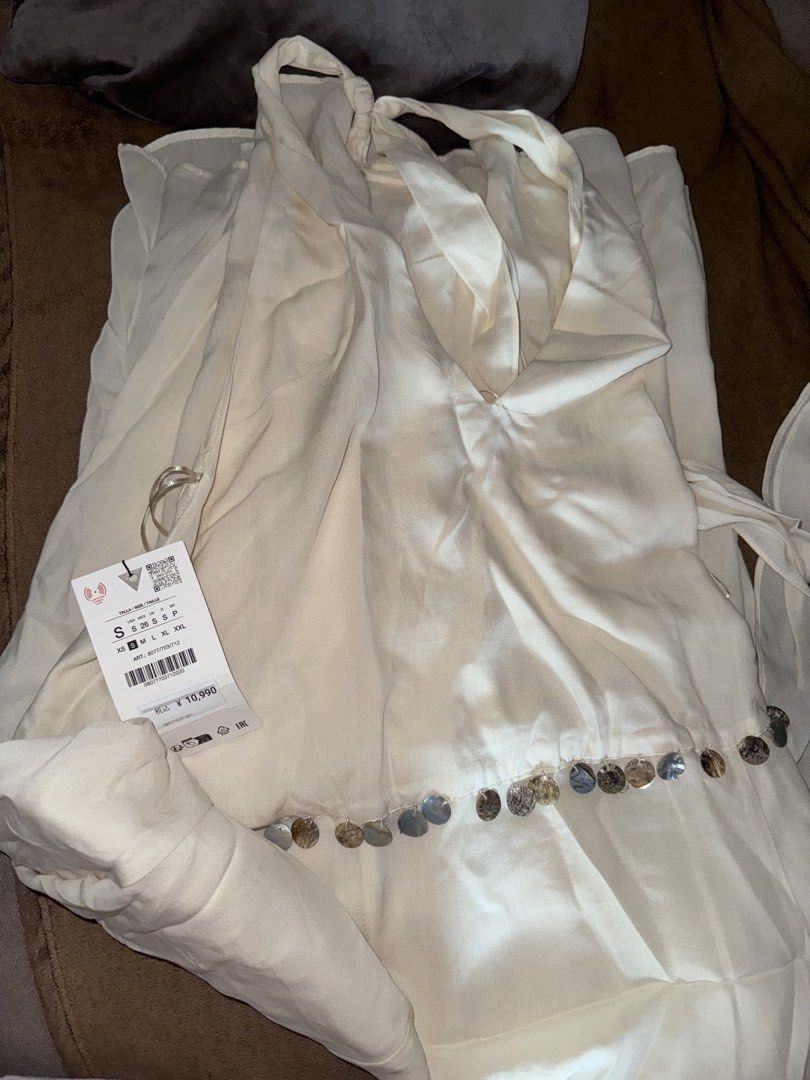 BNWT Zara Beaded Halter Dress (Category: Dresses) located in Manila. Submitted by chottomattepasabuy (Listing ID 1437104296, Image 3). Description: Bought for 4k Selling low because opted for another dress for a wedding.