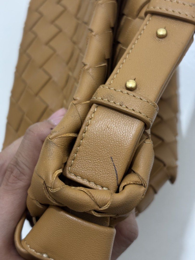 Bottega veneta tie shoulder bag (Category: Shoulder Bags) located in Dagupan City. Submitted by raregrail.co (Listing ID 1437192629, Image 3). Description: .