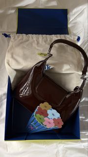 (Category: ) located in . Submitted by aishohswardrobe (Listing ID 1437116082, Image 1). Description: .