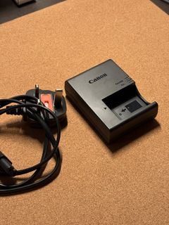 Canon LC-E17E Battery Charger457645124046049280