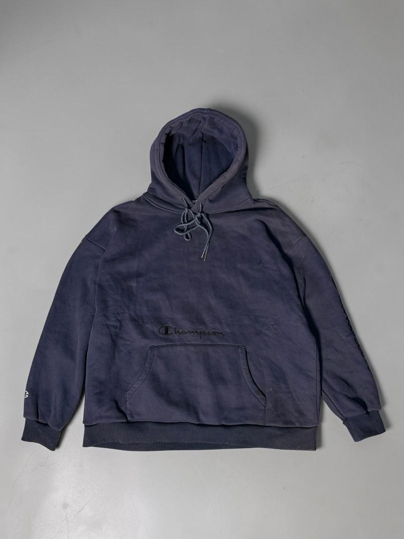 Champion Hoodie (Category: Coats, Jackets and Outerwear) located in Manila. Submitted by playingros58430 (Listing ID 1437114104, Image 1). Description: Champion Hoodie Good Condition Color rate: 9/10 Issue: Faded Mine: 350 Size: L-XL.