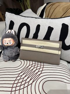 Hermes Collection item 3