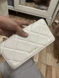 (Category: ) located in . Submitted by Stylerfinds (Listing ID 1437089584, Image 1). Description: .
