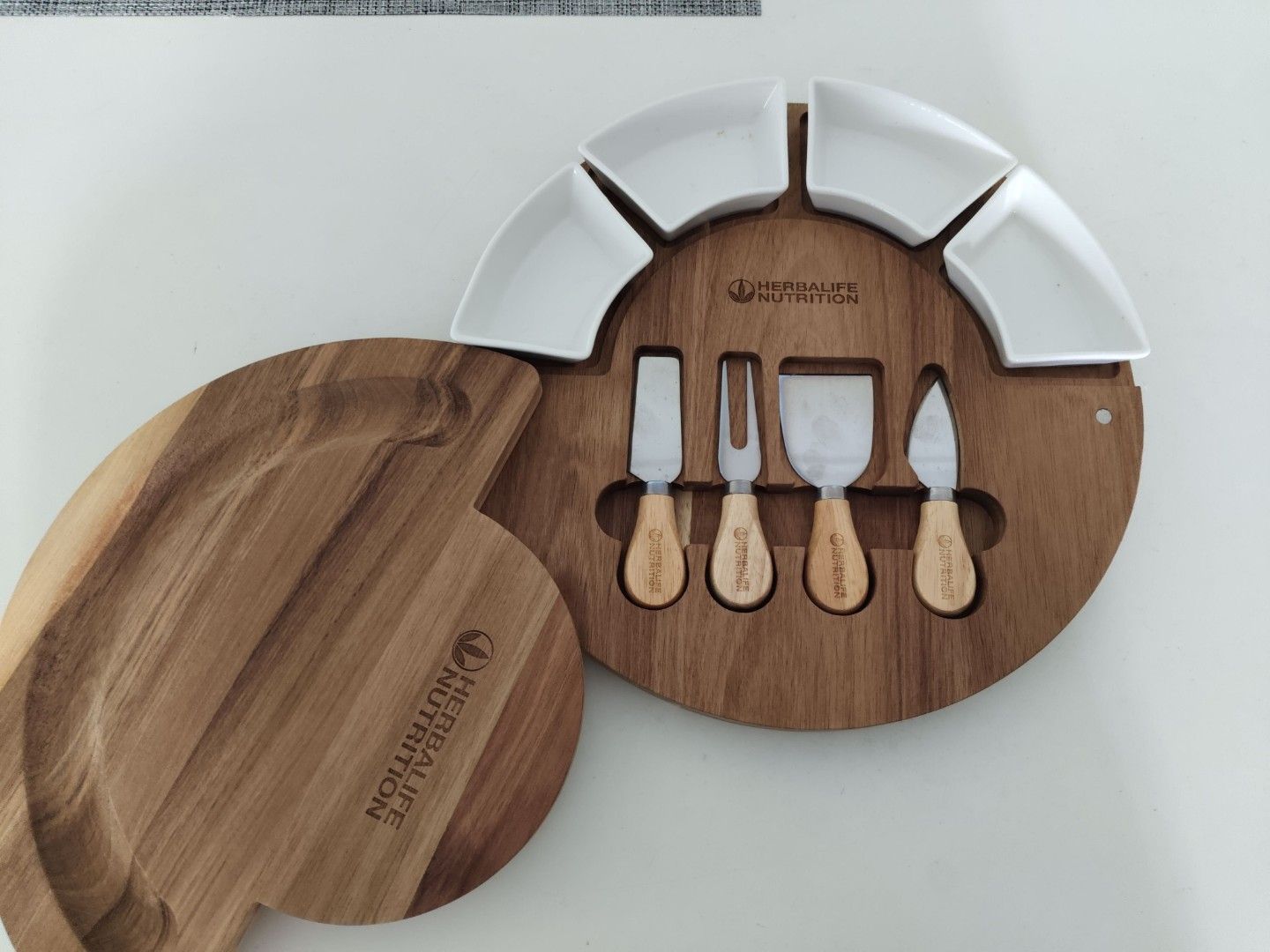 Cheeseboard with Assorted Knives Set450205388039802880