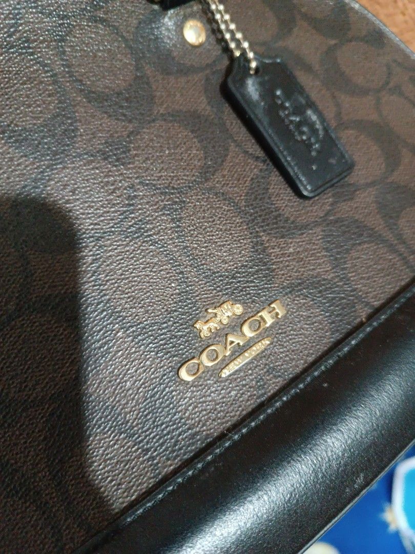 Coach Mini Sierra Bag (Category: Luxury Bags & Wallets) located in Tuguegarao City. Submitted by teeteeshoppingspree (Listing ID 1437079579, Image 3). Description: 💯 AUTHENTIC Minor Signs of Usage Bought from Dubai 🇦🇪 RFS: Bawas sa collection.