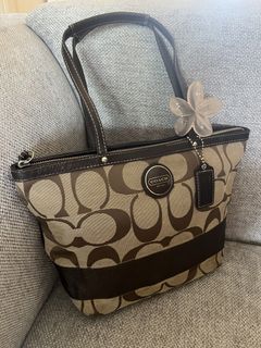 (Category: ) located in . Submitted by pr3ttysboutique (Listing ID 1437066034, Image 1). Description: .