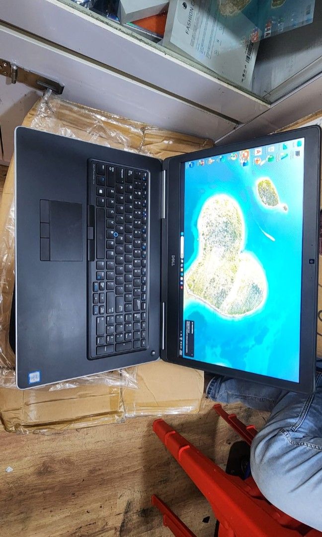 Dell Precision 7710 core i7450483364624476162