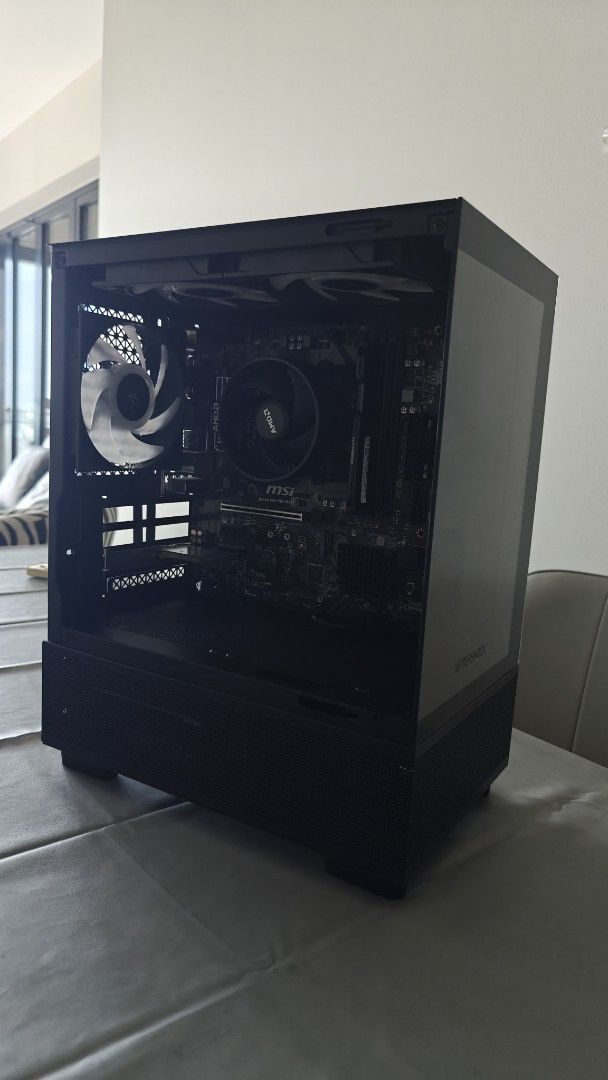 Desktop PC - Ryzen 5 3600 NO GPU OR SSD450239338895779840