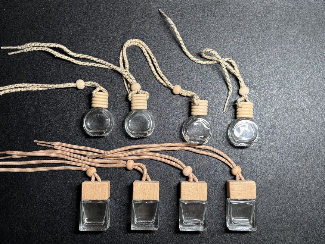 Diffuser Glass Cube (Category: Home Fragrance) located in Sitiawan. Submitted by zapico (Listing ID 1437033210, Image 1). Description: Six diffuser glass cubes for car perfume.