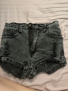 (Category: ) located in . Submitted by nelleeez (Listing ID 1437152082, Image 1). Description: .