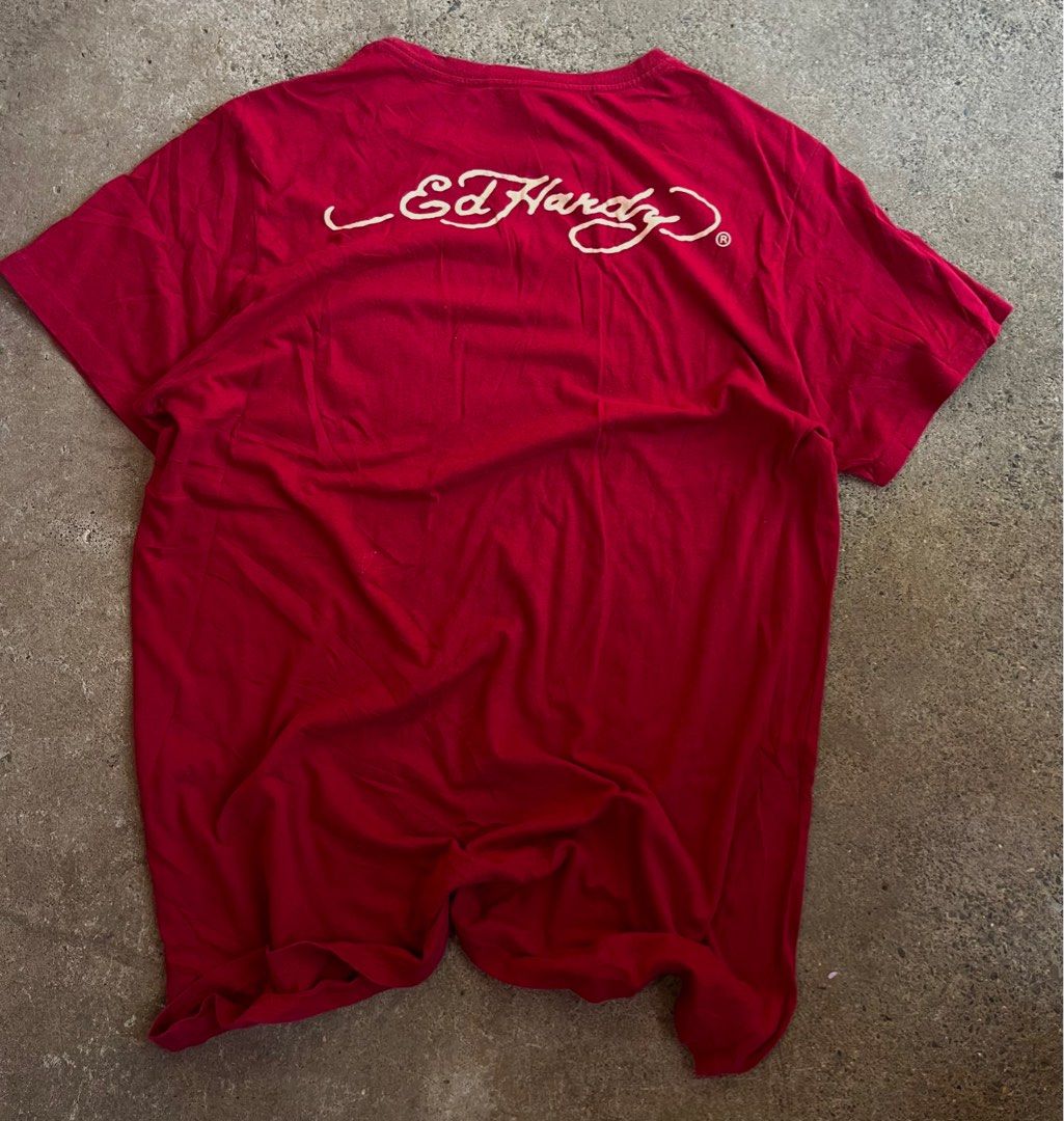 ED HARDY SHIRT ( UNISEX ) (Category: Tshirts & Polo Shirts ) located in Cebu City. Submitted by pick2zeroo (Listing ID 1437128314, Image 2). Description: DIMENSIONS: 22 x 31 EXCELLENT CONDITION MAY MINOR ISSUE LANG SA MAY NECK PM📩📩📩.