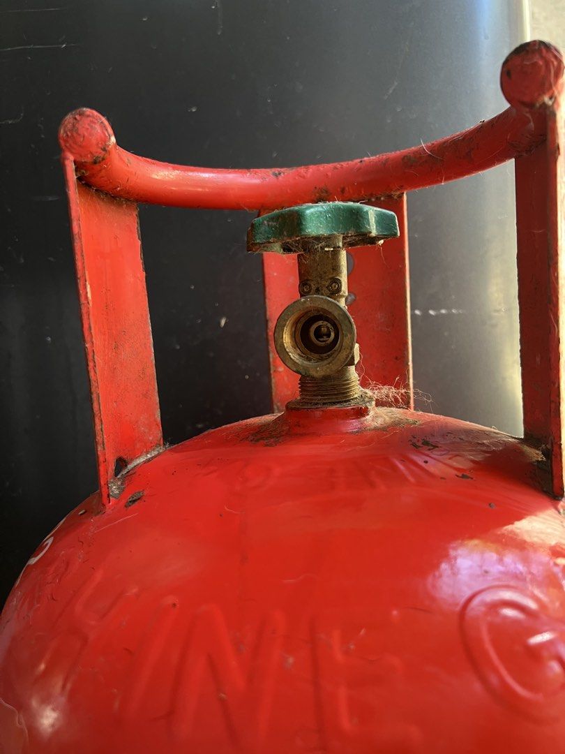 Empty Gas fank (Category: Other Kitchen Appliances) located in Muntinlupa City. Submitted by ababrl (Listing ID 1437152733, Image 2). Description: In excellent condition 11 kgs. Actual picture posted. Minimal issue Nakatabi lang since ginamit after ng once occasion. Used only once. .