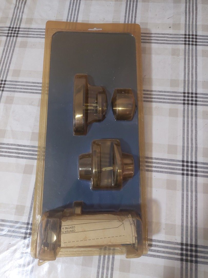 Entrance Door Knobs Set (Category: Locks, Doors & Gates) located in Singapore. Submitted by sk7083 (Listing ID 1437048328, Image 1). Description: - Vintage brass door knob set - Complete set - Original packaging - Perfect for adding vintage charm.