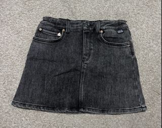 (Category: ) located in . Submitted by aizgoodthrift (Listing ID 1437031263, Image 1). Description: .