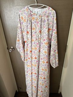 (Category: ) located in . Submitted by lovedapparels (Listing ID 1437116016, Image 1). Description: .