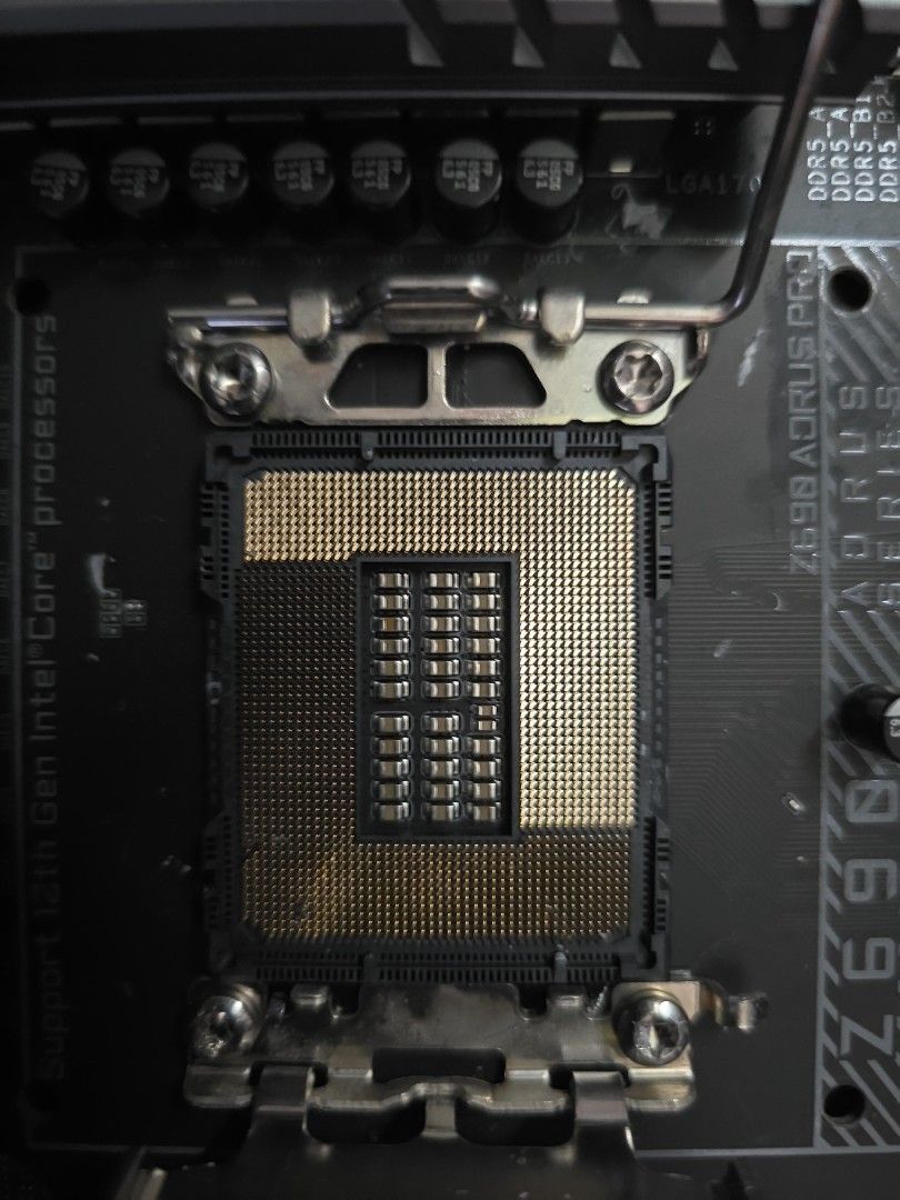 Gigabyte Aorus Pro Z690 NOT WORKING450026842337454081