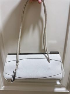 （分類：）位於 。 由 chromehearts99 提交（商品編號 1437141320，圖片 1）。簡介： 。