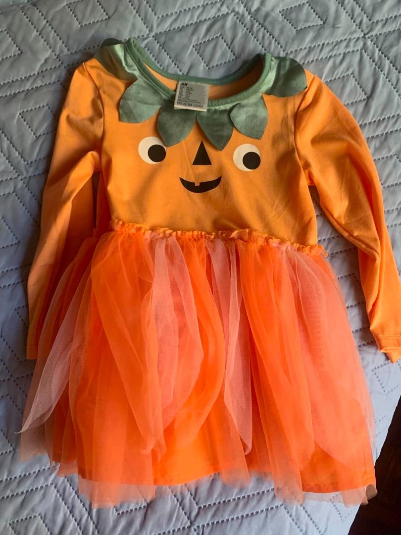 H&M Pumpkin Halloween Costume (Category: Babies & Kids Fashion) located in Muntinlupa City. Submitted by aubreyraven (Listing ID 1437108472, Image 1). Description: Used once. Orig Price: 999.