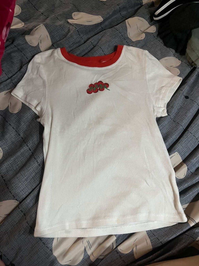 H&M Tomato Top/Shirt/Fitted Tee (Category: Shirts) located in Quezon City. Submitted by sullenangel (Listing ID 1437178018, Image 1). Description: size S can fit up to M no flaws ! .