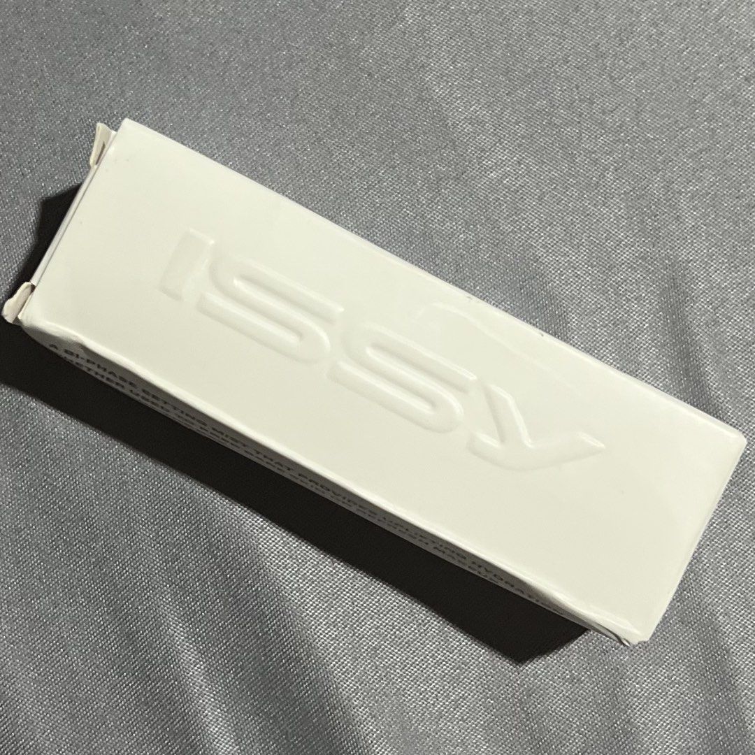 ISSY Bi-Phase Setting Mist (Category: Makeup) located in Manila. Submitted by chabbyyuipco (Listing ID 1437125202, Image 3). Description: ISSY’s hydrating prepping mist designed to refresh, prep, and set the skin with a natural dewy finish. Lightweight bi-phase formula helps makeup look smoother and fresher throughout the day while giving the skin a healthy glow. Perfect for everyday use and quick touch-ups.