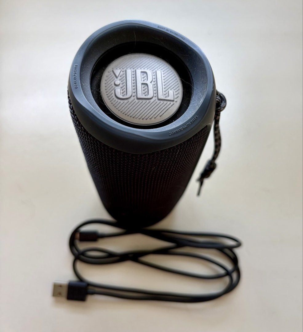 JBL Flip 5 potable Bluetooth speaker450112617049630724