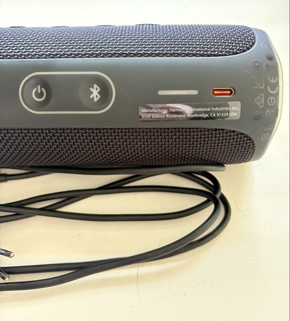 JBL Flip 5 potable Bluetooth speaker450112617049630723