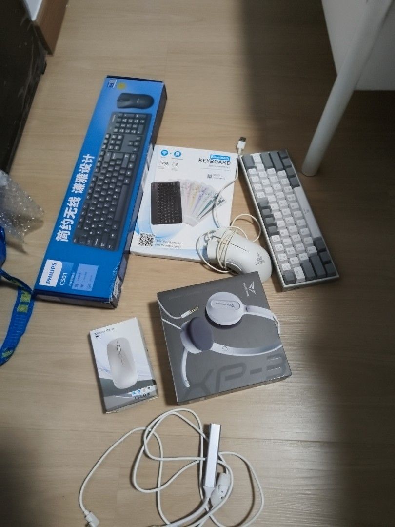 Keyboard and mouse450626395214991360