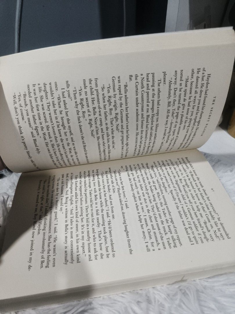 Le Carré The Secret Pilgrim (Category: Storybooks) located in Cabuyao City. Submitted by chaptersandwonders143 (Listing ID 1437117098, Image 2). Description: - John le Carré's 'The Secret Pilgrim' for sale. - English edition. - Pages are intact and readable. - Cover design: Yellow and gold gradient with blue and grey lettering..