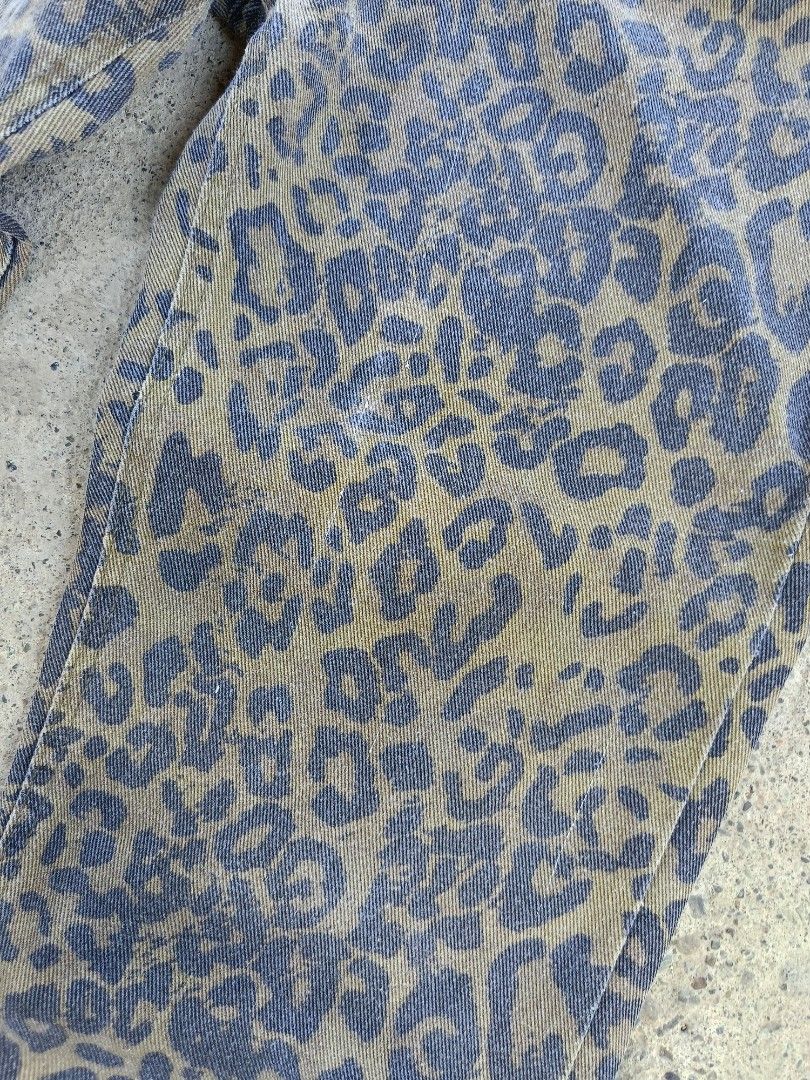 LEOPARD PRINT PANTS (Category: Jeans) located in Aliaga. Submitted by thriftniboki (Listing ID 1437155121, Image 3). Description: • GOOD CONDITION • COLOR RATE 8.5/10 • ISSUE MINIMAL FADE, STAIN INNER • ALREADY WASHED DIMENSION • WAIST/SIZE 30" • THIGH 12.3" • LENGTH 9.1" • LEG HOLE/HEM 39.6" 🏷️PRICE+SF.