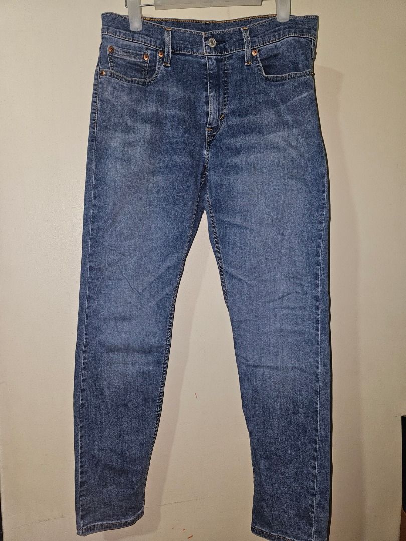 Levi's 512 Slim Taper Jeans (Category: Jeans) located in Pasig City. Submitted by cosmicdeer_01 (Listing ID 1437145121, Image 1). Description: - Levi's 512 Slim Taper Jeans - Size: W30 L30 - Stretchy fabric Original price: 6k+ Meetups: SM Marikina, Ayala Malls Feliz, Gateway Cubao, SM Megamall.