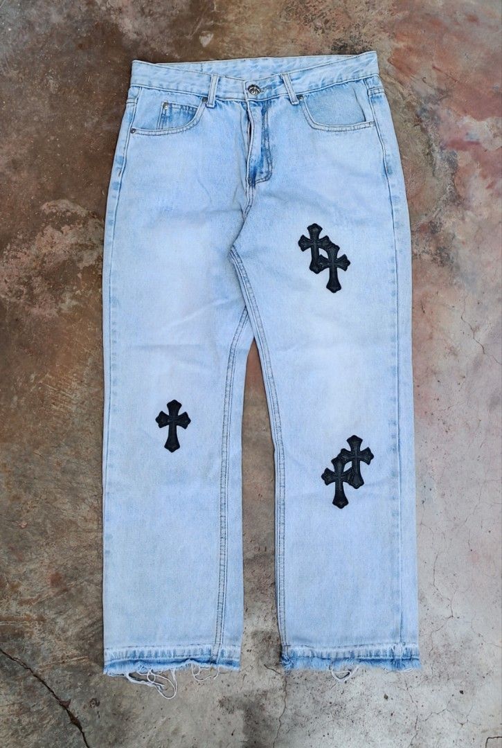 LEVIS 550 x CHROME HEARTS Jeans (Category: Jeans) located in Davao. Submitted by st333tcartel (Listing ID 1437160388, Image 2). Description: Size 32 Waist 16 Length 39 Leg opening 8 Issue:Slight stains.