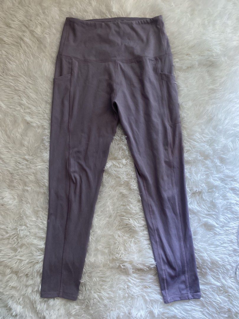 Lilac Activewear Leggings with Pockets (Category: Activewear) located in Makati City. Submitted by valerie.as (Listing ID 1437110161, Image 2). Description: - High-waisted design - Side pockets for convenience - Soft and stretchy fabric - Muted purple color - waist: 24-26 inches - lengh: 33 inches.