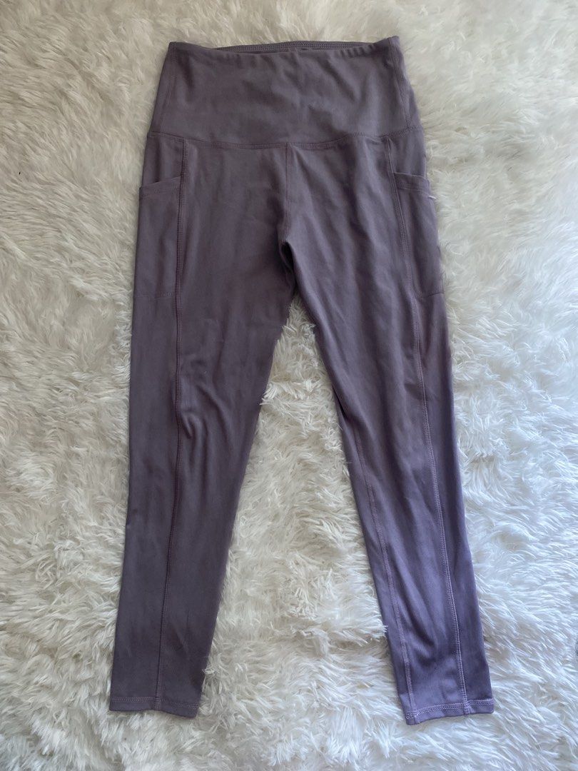 Lilac Activewear Leggings with Pockets (Category: Activewear) located in Makati City. Submitted by valerie.as (Listing ID 1437110161, Image 1). Description: - High-waisted design - Side pockets for convenience - Soft and stretchy fabric - Muted purple color - waist: 24-26 inches - lengh: 33 inches.