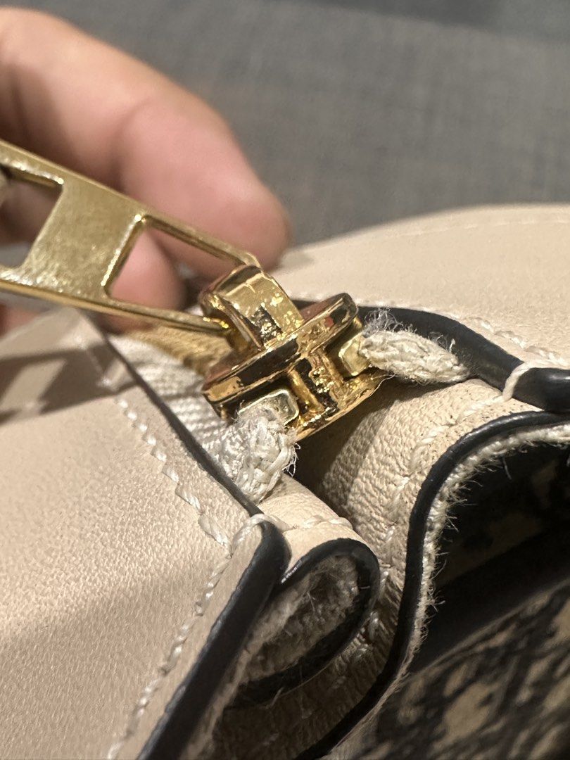LOEWE HAMMOCK (Category: Luxury Bags & Wallets) located in Baguio. Submitted by saleztalk2600 (Listing ID 1437130456, Image 3). Description: LOEWE HAMMOCK NO FLAWS EXCELLENT CONDITION NEGOTIABLE.