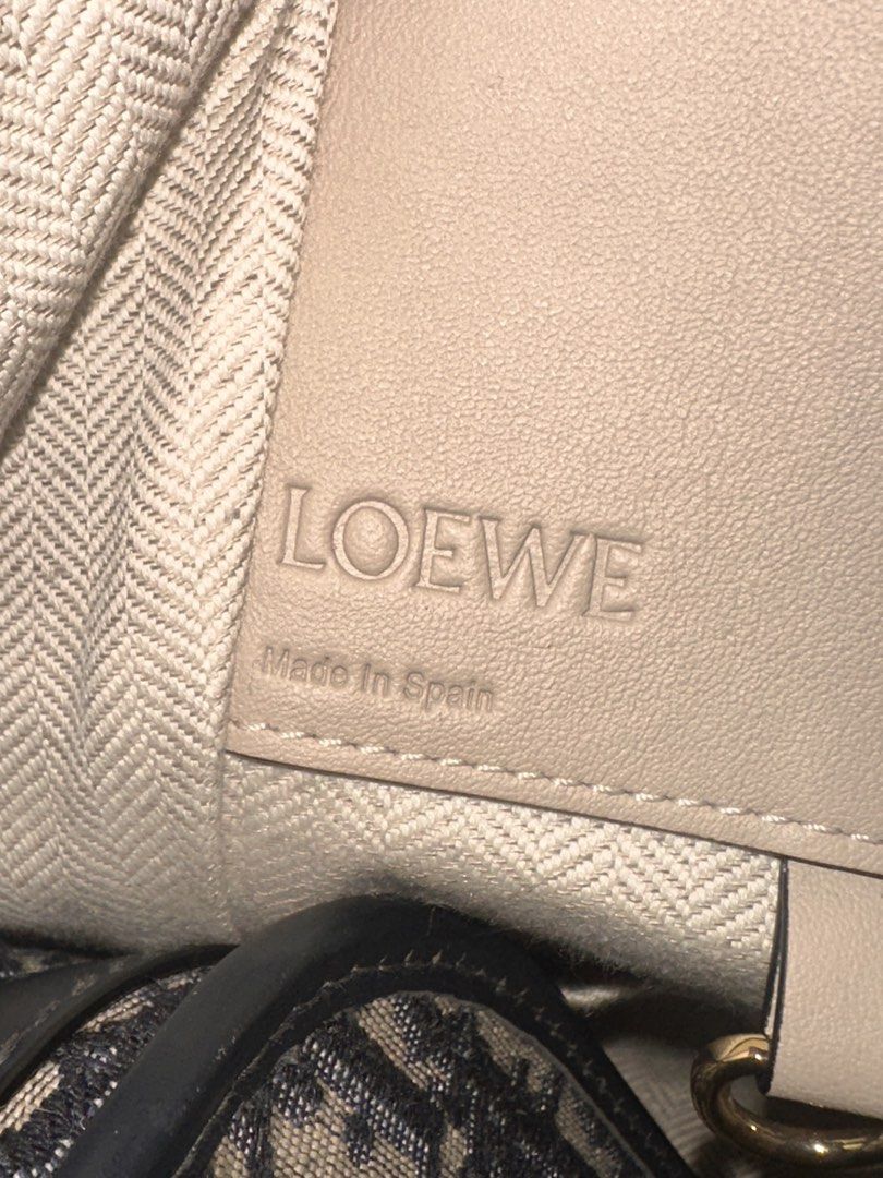 LOEWE HAMMOCK (Category: Luxury Bags & Wallets) located in Baguio. Submitted by saleztalk2600 (Listing ID 1437130456, Image 2). Description: LOEWE HAMMOCK NO FLAWS EXCELLENT CONDITION NEGOTIABLE.