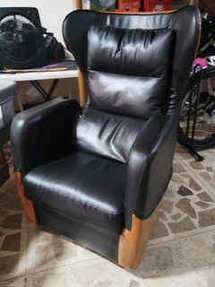 (Category: ) located in . Submitted by declutteringmomma2022 (Listing ID 1437087814, Image 1). Description: .