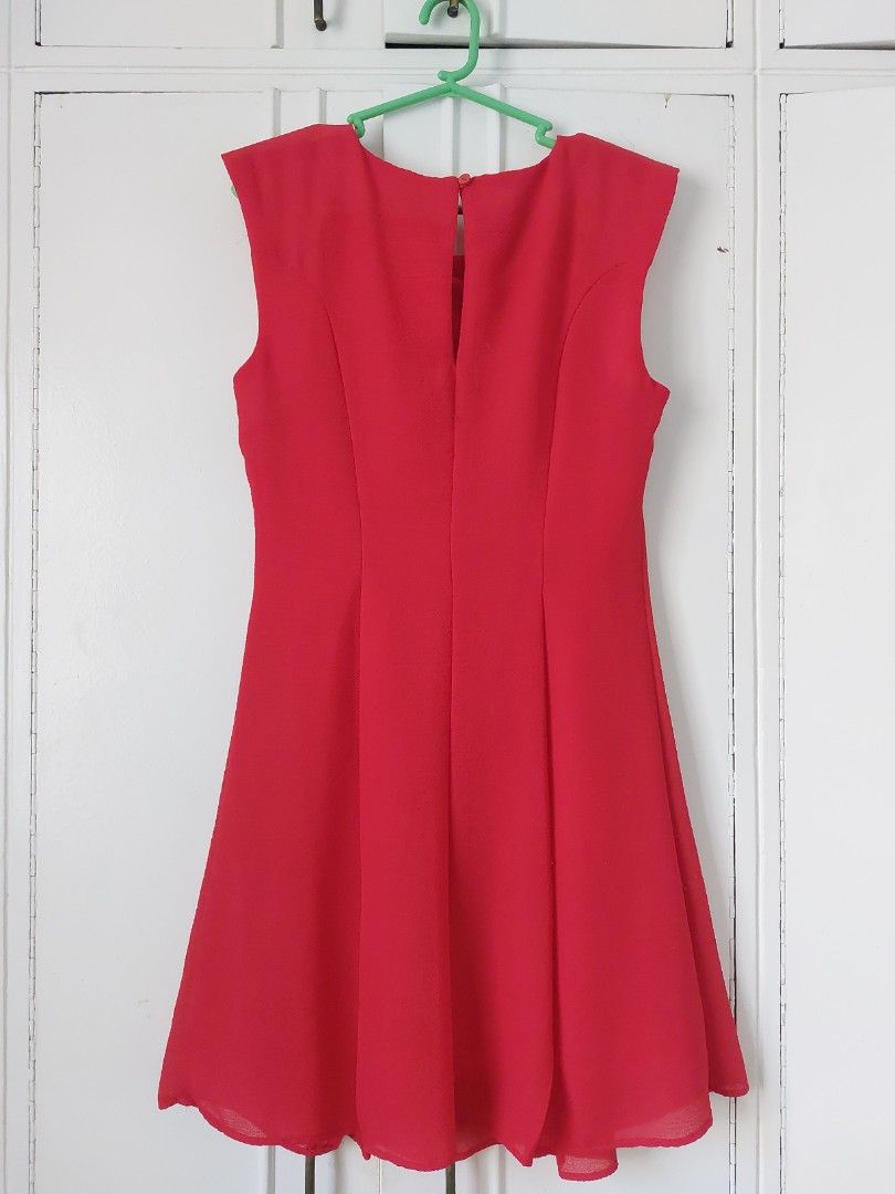 Mango red flared dress (Category: Dresses) located in Paranaque City. Submitted by discosalmon (Listing ID 1437046181, Image 3). Description: Mango red flared dress - used once (Christmas eve) - Size: EUR XS/USA 2 - Made in Turkey rfs: decluttering Shipping fee c/o buyer (lalamove, grab, J&T).