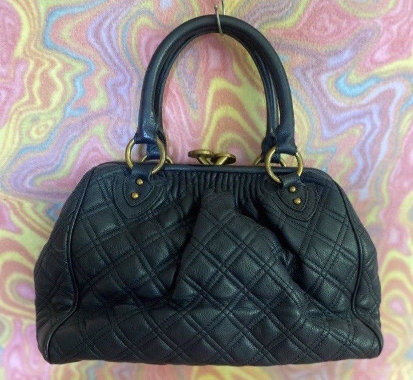Marc Jacobs Blue Stam Bag (Category: Luxury Bags & Wallets) located in Muntinlupa City. Submitted by hollieberrygirl (Listing ID 1437172821, Image 1). Description: MARC JACOBS Blue Stam Bag With chain sling Coded Gamusa inner lining Approx measurements L 13” W 6.5” H 9.5” With minor scuffs ( see last 2 photos) ₱7,995 SF c/o buyer NO RETURN NO EXCHANGE .