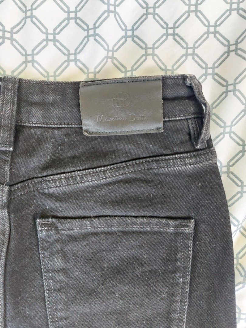 Massimo Dutti Jeans (Category: Jeans) located in Paranaque City. Submitted by discosalmon (Listing ID 1437047338, Image 3). Description: Massimo Dutti - Bought for 4k - Used once - Size US 2/ EUR 34 - Made in Turkey - Straight leg cut - features a flare slit rfs: doesn't fit me anymore Shipping c/o buyer (lalamove, J&T, grab).