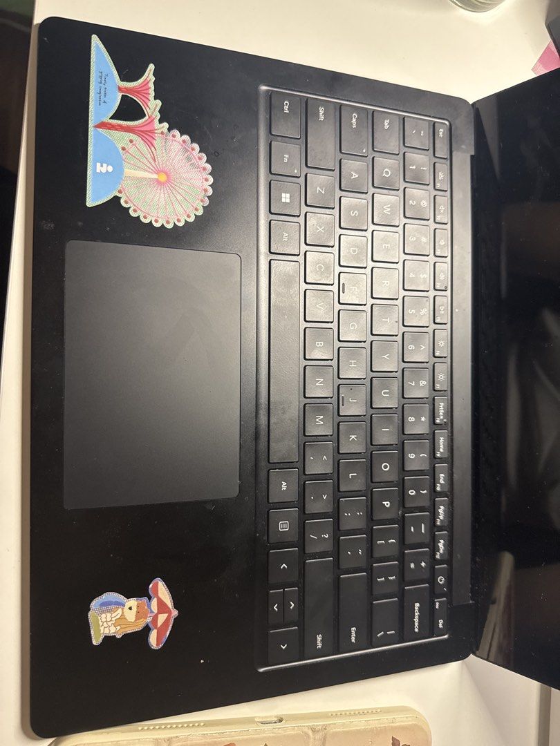 Microsoft laptop479472487613736961