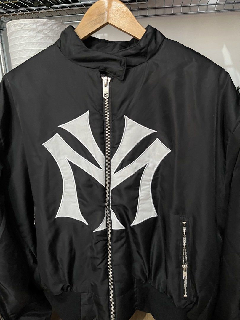 Mowalola Black Bomber Jacket (Category: Coats, Jackets and Outerwear) located in Pasay City. Submitted by synag (Listing ID 1437205211, Image 2). Description: Mowalola black bomber jacket. NYC sh1t asfff mala timothee chalamet 27 width x 25 length.
