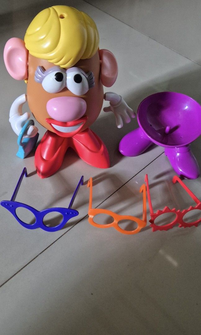 Mr. & Mrs. Potato (Category: Designer & Blind Box Toys) located in Manila. Submitted by mari217 (Listing ID 1437103834, Image 1). Description: Mrs. potato- complete Mr. potato- missing arm and back cover.